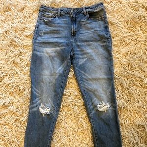 Hardly worn boyfriend jeans.